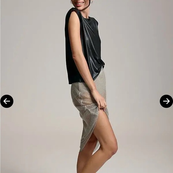 Anthropologie Porridge Elegant Black Short Sleeve Women's Tee - Picture 2 of 6